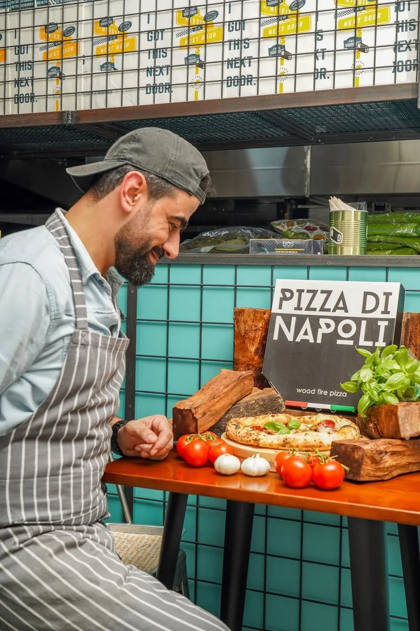 Pizza di Napoli, Dubai, UAE — photograph 1 of 6